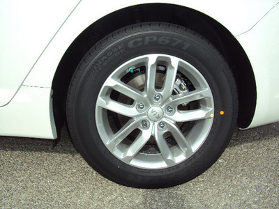 kia optima 2012 snow white sedan lx gasoline 4 cylinders front wheel drive automatic 32901