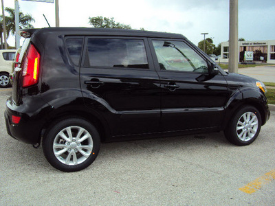 kia soul 2012 black hatchback gasoline 4 cylinders front wheel drive automatic 32901