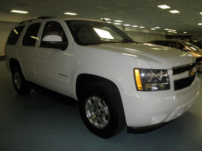 chevrolet tahoe 2012 white suv lt 8 cylinders automatic 34474