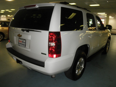 chevrolet tahoe 2012 white suv lt 8 cylinders automatic 34474