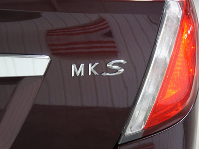 lincoln mks 2011 maroon sedan mks gasoline 6 cylinders front wheel drive automatic 76108