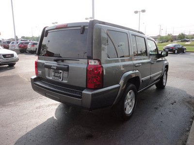 jeep commander 2007 gray suv sport gasoline 6 cylinders 4 wheel drive automatic 45036