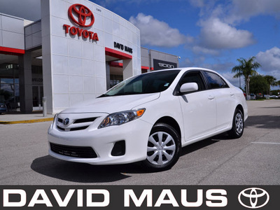 toyota corolla 2011 white sedan le gasoline 4 cylinders front wheel drive automatic 32771