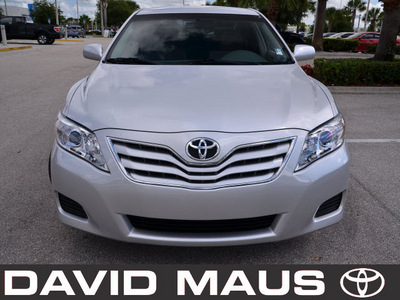 toyota camry 2011 silver sedan le gasoline 4 cylinders front wheel drive automatic 32771