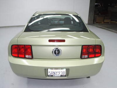 ford mustang 2006 dk  green coupe v6 standard gasoline 6 cylinders rear wheel drive automatic 91731