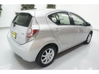 toyota prius c 2012 silver hatchback three hybrid 4 cylinders front wheel drive automatic 91731