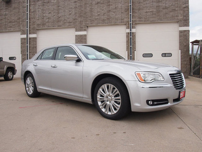 chrysler 300 2012 silver sedan c gasoline 8 cylinders all whee drive automatic 80301