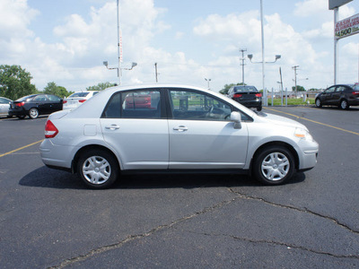 nissan versa 2010 silver sedan gasoline 4 cylinders front wheel drive automatic 19153