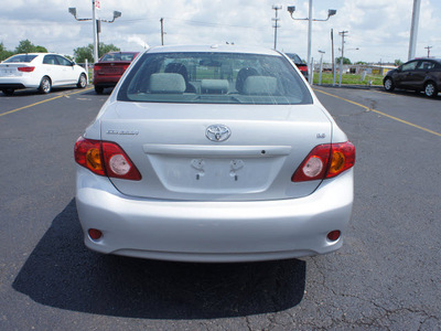 toyota corolla 2009 silver sedan le gasoline 4 cylinders front wheel drive automatic 19153