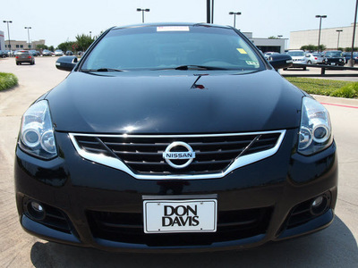nissan altima 2010 black coupe 3 5 sr gasoline 6 cylinders front wheel drive automatic 76018