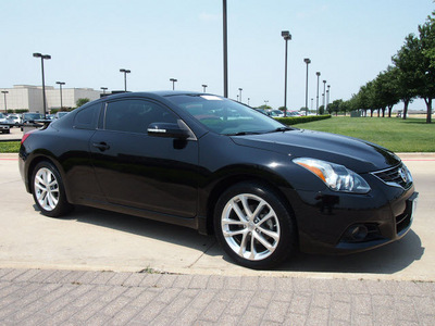 nissan altima 2010 black coupe 3 5 sr gasoline 6 cylinders front wheel drive automatic 76018