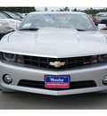 chevrolet camaro 2012 silver coupe gasoline 6 cylinders rear wheel drive 6 spd auto conv and conni 77090