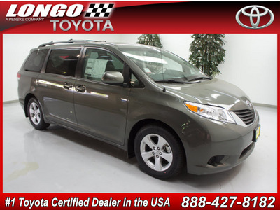 toyota sienna 2012 green van le 8 passenger gasoline 6 cylinders front wheel drive not specified 91731