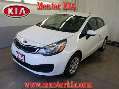 kia rio 2013 white sedan gasoline 4 cylinders front wheel drive not specified 44060