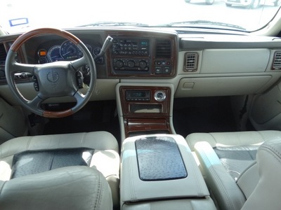 cadillac escalade ext 2002 silver pickup truck gasoline 8 cylinders all whee drive automatic 77388