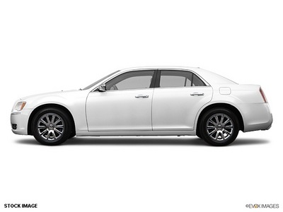 chrysler 300 2012 sedan gasoline 8 cylinders rear wheel drive dgj 5 speed auto w5a580 transmissio 33021