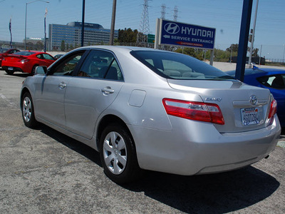 toyota camry 2009 silver sedan le gasoline 4 cylinders front wheel drive automatic 94010