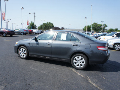 toyota camry 2011 gray sedan gasoline 4 cylinders front wheel drive automatic 19153