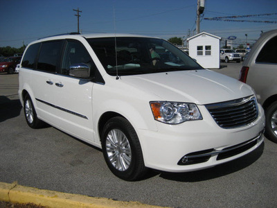 chrysler town and country 2012 white van limited flex fuel 6 cylinders front wheel drive 6 speed automatic 62863