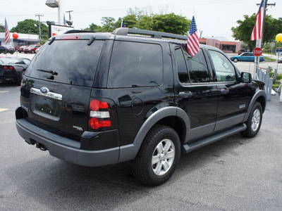 ford explorer 2006 suv xlt gasoline 6 cylinders 4 wheel drive 5 speed automatic 33021