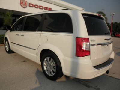 chrysler town and country 2012 white van touring l flex fuel 6 cylinders front wheel drive automatic 34731