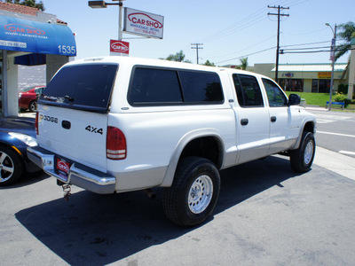 dodge dakota 2000 white slt plus gasoline v8 4 wheel drive automatic 92882