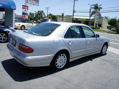 mercedes benz e class 2001 silver sedan e320 gasoline 6 cylinders rear wheel drive automatic 92882