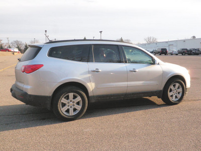 chevrolet traverse 2010 silver suv lt awd gasoline 6 cylinders all whee drive automatic 55318