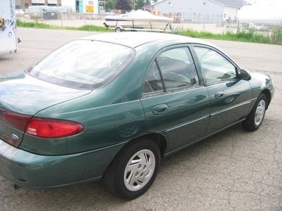 ford escort 2001 green sedan gasoline 4 cylinders front wheel drive automatic 60098