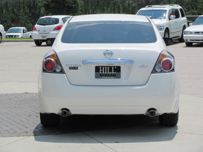 nissan altima 2012 white sedan s gasoline 4 cylinders front wheel drive automatic 33884