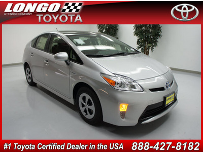 toyota prius 2012 silver hatchback three hybrid 4 cylinders front wheel drive not specified 91731
