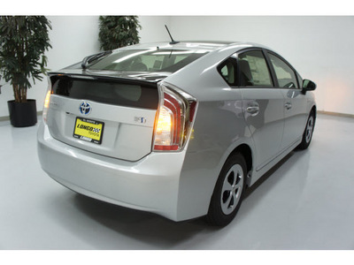 toyota prius 2012 silver hatchback three hybrid 4 cylinders front wheel drive not specified 91731