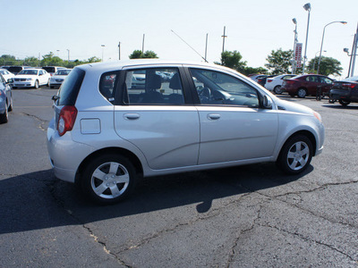 chevrolet aveo 2011 silver hatchback aveo5 lt gasoline 4 cylinders front wheel drive automatic 19153