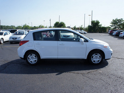 nissan versa 2010 white hatchback gasoline 4 cylinders front wheel drive automatic 19153