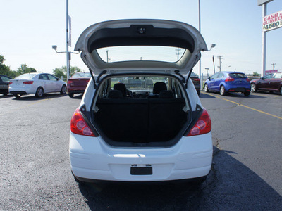 nissan versa 2010 white hatchback gasoline 4 cylinders front wheel drive automatic 19153