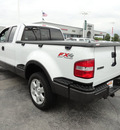 ford f 150 2007 white flareside fx4 gasoline 8 cylinders 4 wheel drive automatic 60443