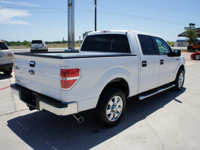 ford f 150 2012 white xlt 6 cylinders automatic 76087