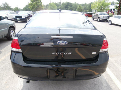 ford focus 2011 black sedan se gasoline 4 cylinders front wheel drive automatic 13502