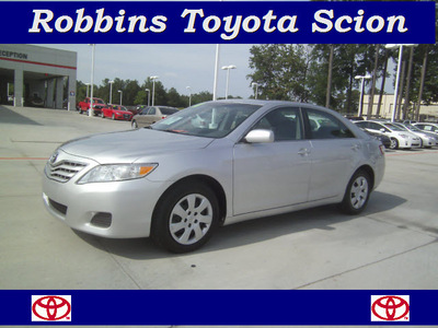 toyota camry 2010 silver sedan le gasoline 4 cylinders front wheel drive automatic 75503