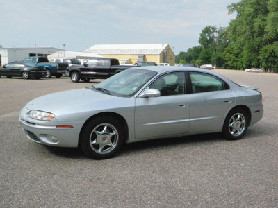 oldsmobile aurora 2002 silver sedan 4 0 gasoline 8 cylinders front wheel drive automatic 55318