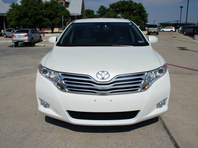 toyota venza 2011 white gasoline 6 cylinders front wheel drive automatic 76087