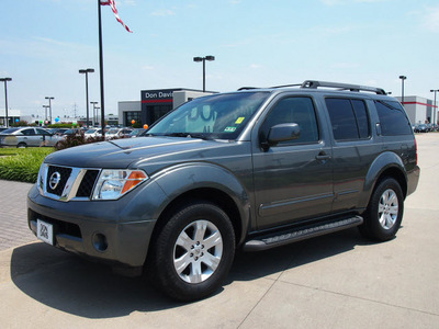 nissan pathfinder 2006 dk  gray suv le gasoline 6 cylinders rear wheel drive automatic with overdrive 76018