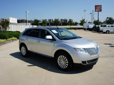lincoln mkx 2011 silver suv mkx gasoline 6 cylinders front wheel drive automatic 76108