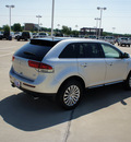 lincoln mkx 2011 silver suv mkx gasoline 6 cylinders front wheel drive automatic 76108