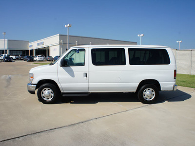 ford e series wagon 2011 white van e 350 sd xlt flex fuel 8 cylinders rear wheel drive automatic with overdrive 76108