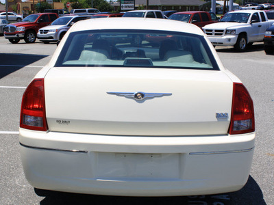 chrysler 300 2006 off white sedan touring gasoline 6 cylinders rear wheel drive automatic 27215