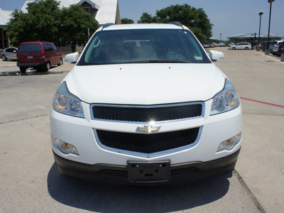 chevrolet traverse 2009 white suv lt gasoline 6 cylinders front wheel drive automatic 76087