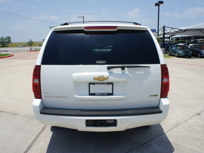 chevrolet suburban 2007 white suv lt flex fuel 8 cylinders rear wheel drive automatic 76087