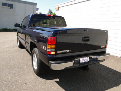 gmc sierra 1500 2005 dk  blue sle z71 4x4 gasoline 8 cylinders 4 wheel drive automatic 98371