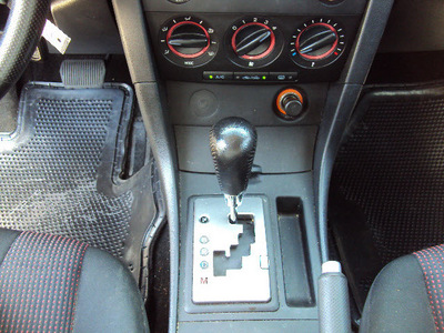 mazda mazda3 2005 silver sedan s gasoline 4 cylinders front wheel drive automatic 32901